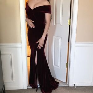 Macy’s burgundy gown that for Proms-Gala-weddings